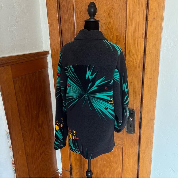 Nike Black Jacket with Mesh Lining - Picture 3 of 5